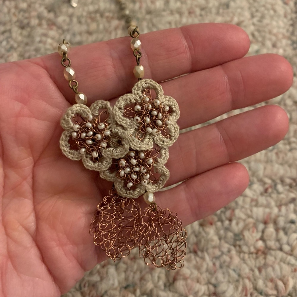 Handmade wire and embroidery floss crochet necklace, Adjustable.